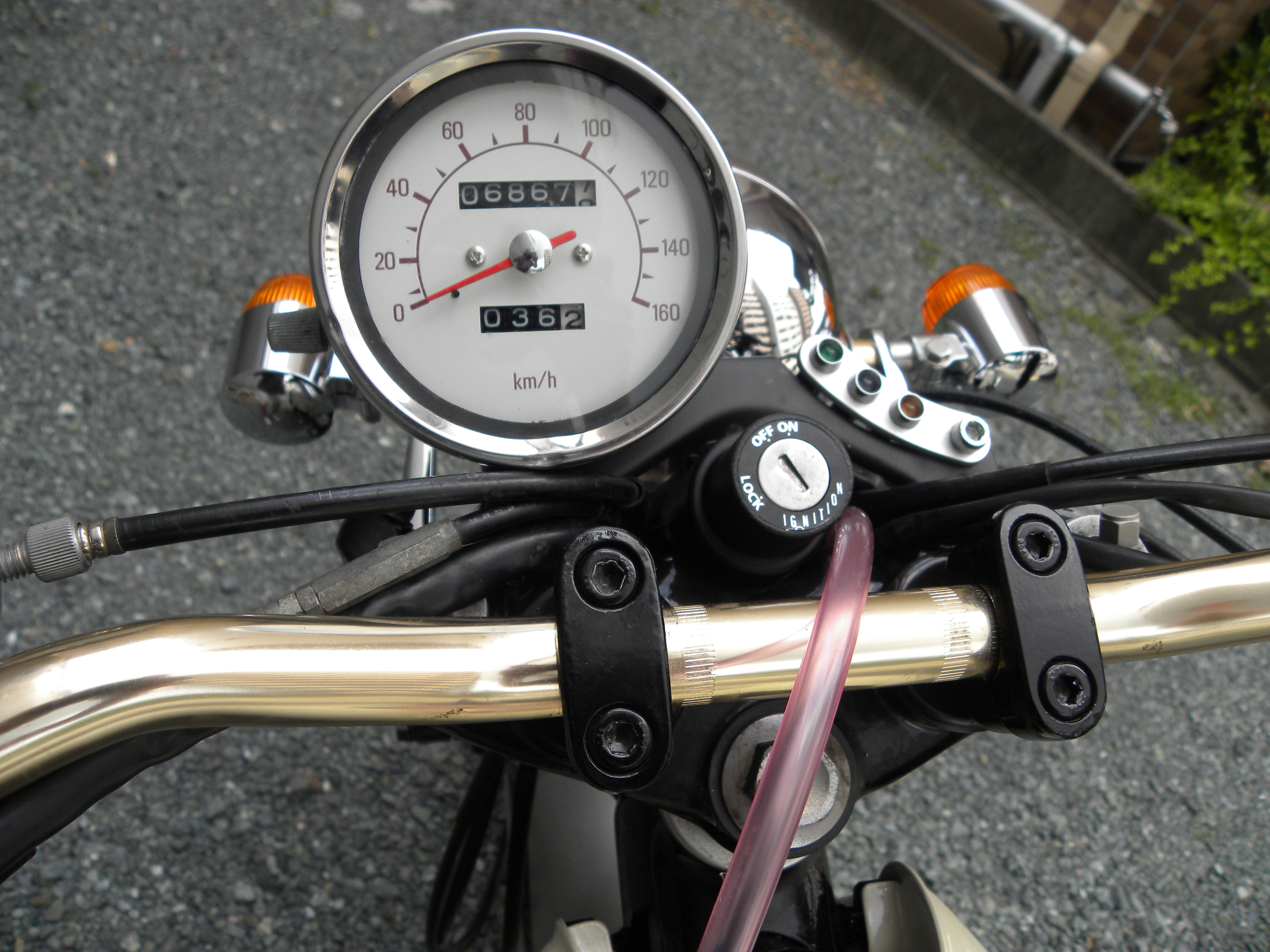 ヤマハ SR400 写真 2
