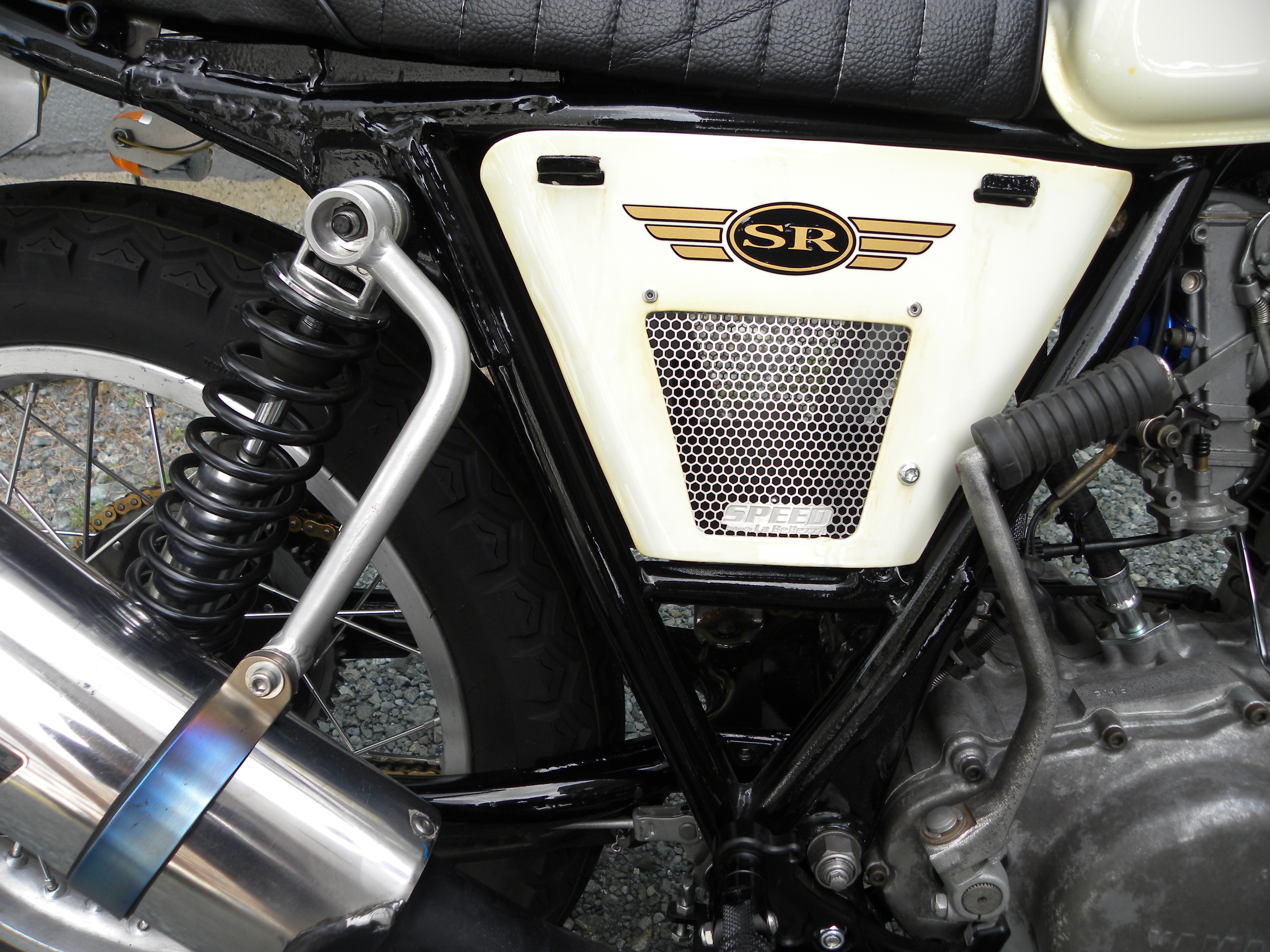 ヤマハ SR400 写真 4