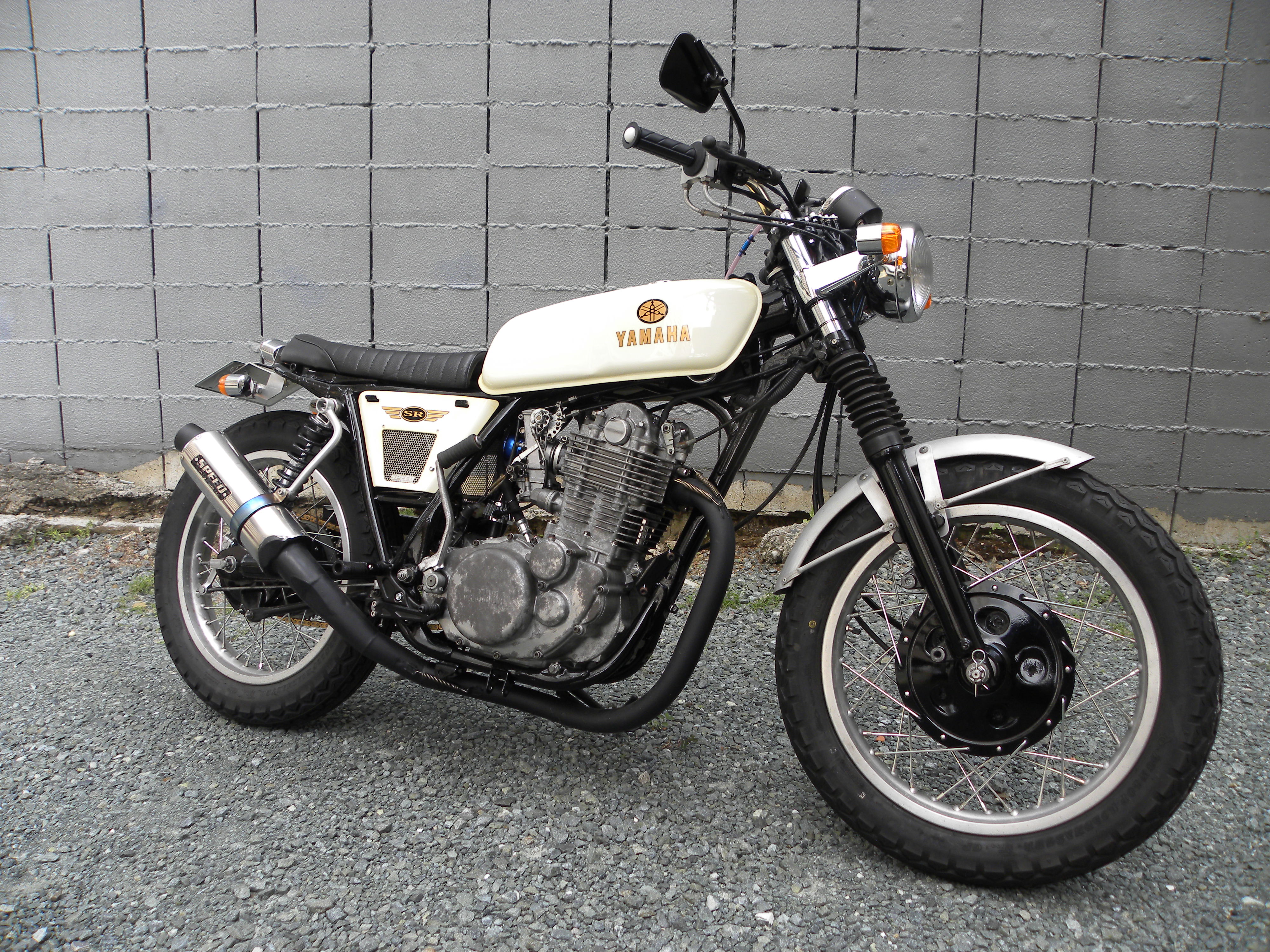 ヤマハ SR400