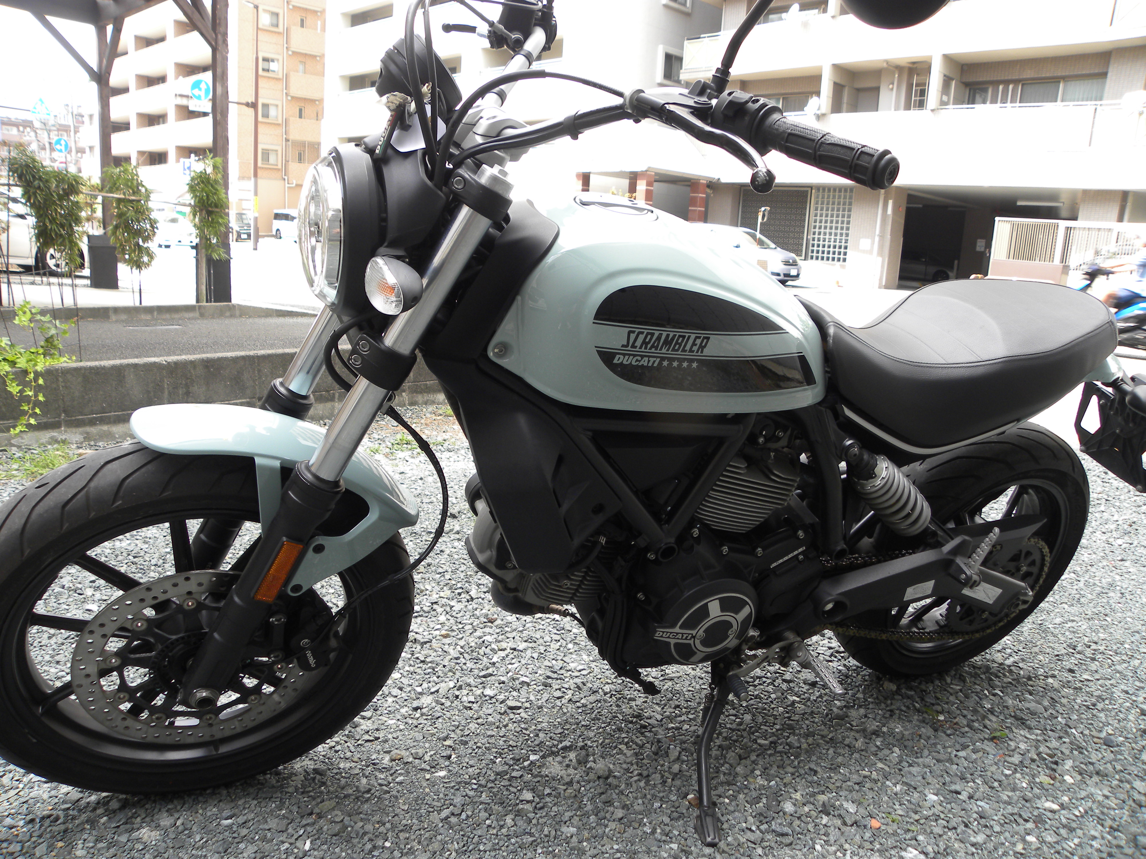 スクランブラーSIXTY-2 写真 3